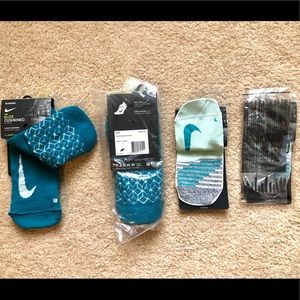 4 pair of Nike Socks